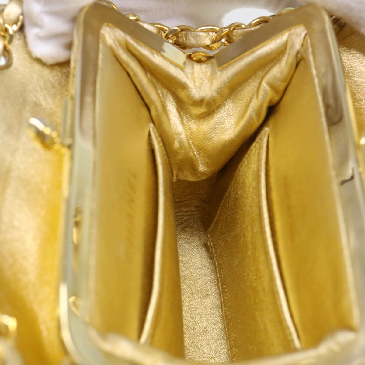 CHANEL Matelasse Chain Shoulder Bag Leather Gold CC 53015A