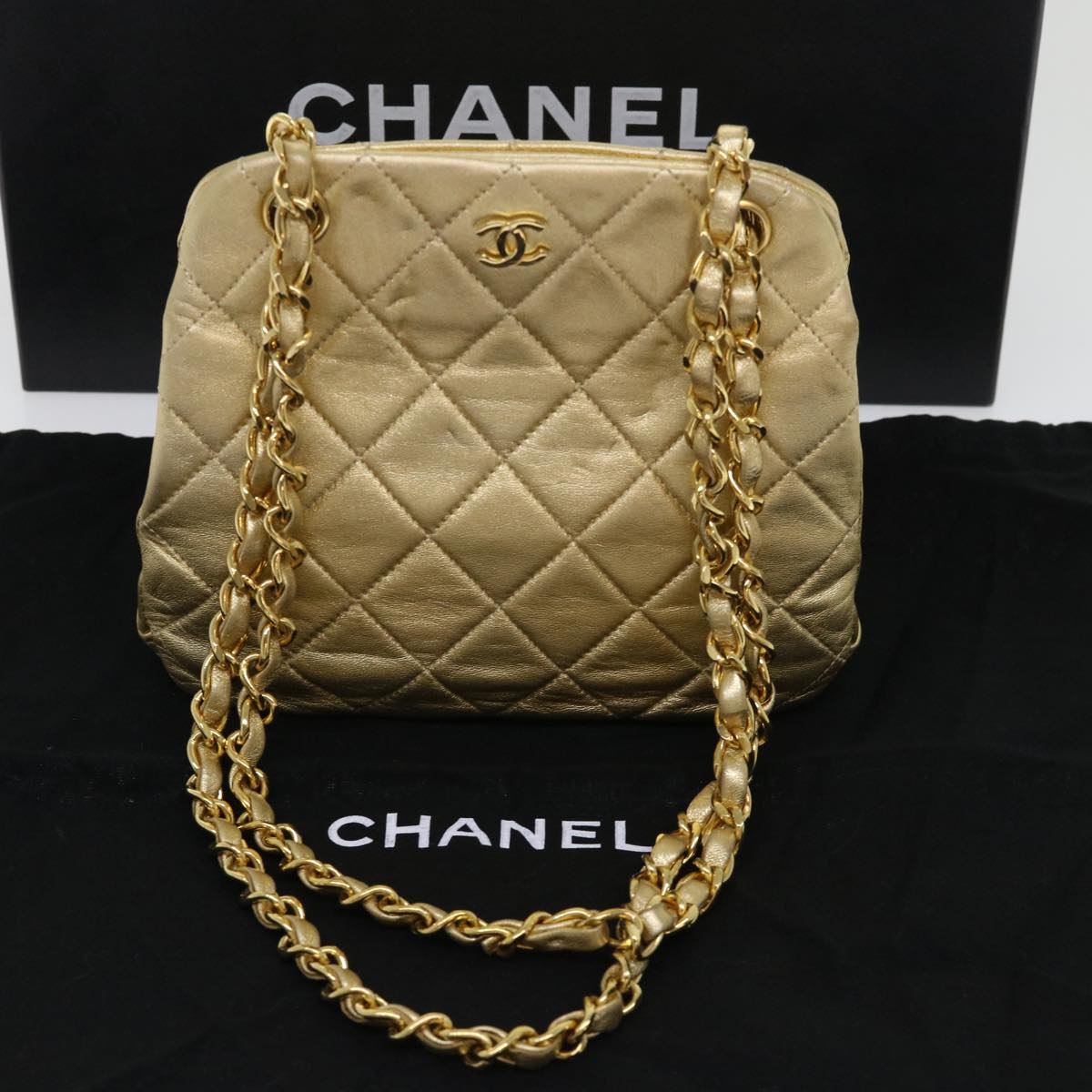 CHANEL Matelasse Chain Shoulder Bag Leather Gold CC 53015A