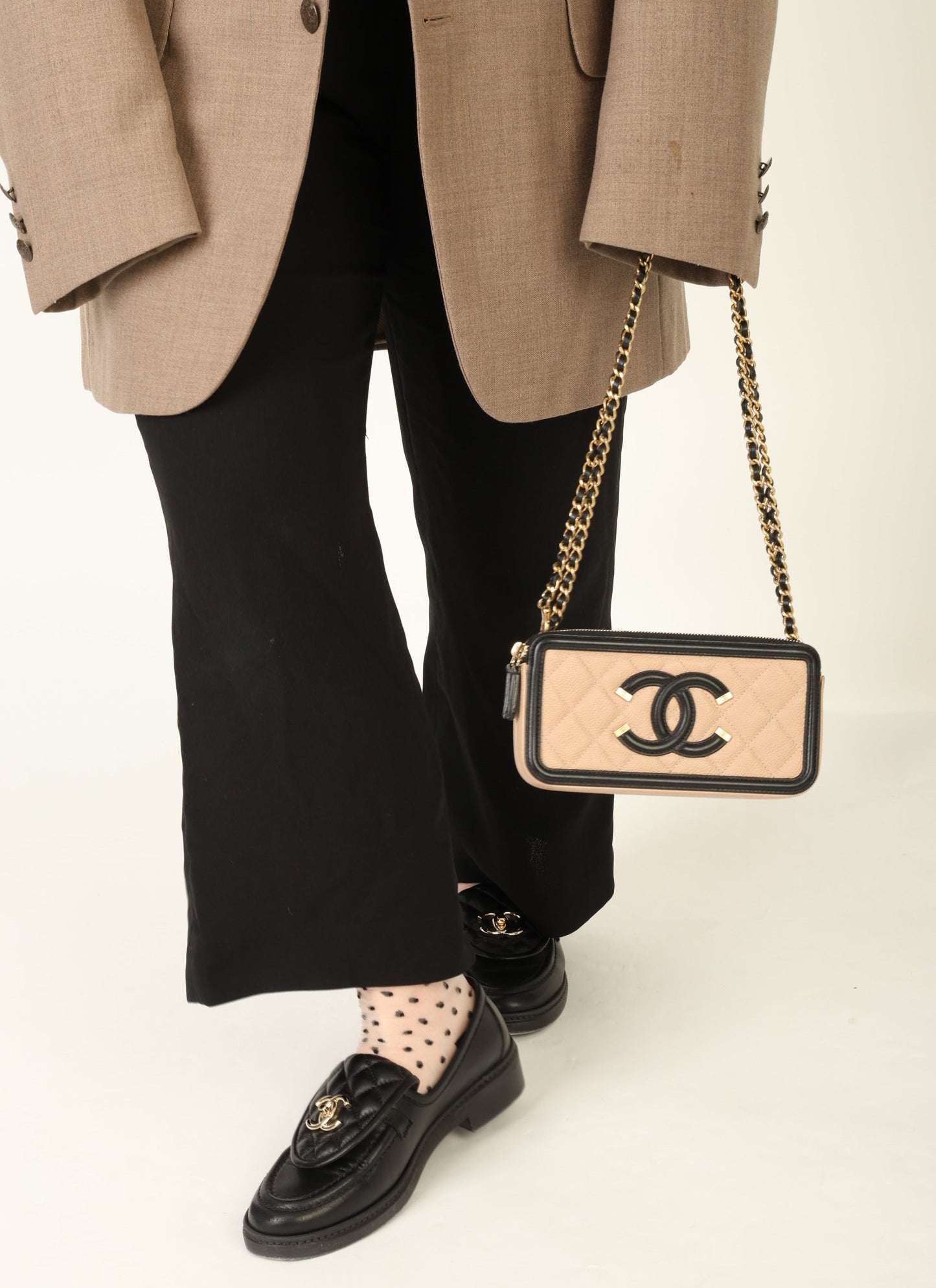 Chanel 2018 Caviar Filigree Chain Shoulder Bag