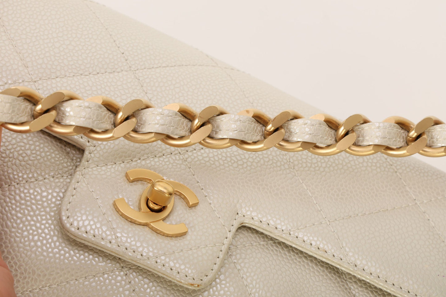 Chanel 2000 Caviar Iridescent Shoulder Bag