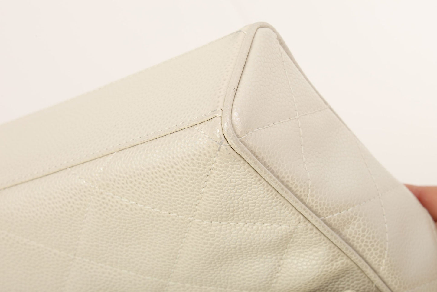 Chanel 2000 Caviar Iridescent Shoulder Bag