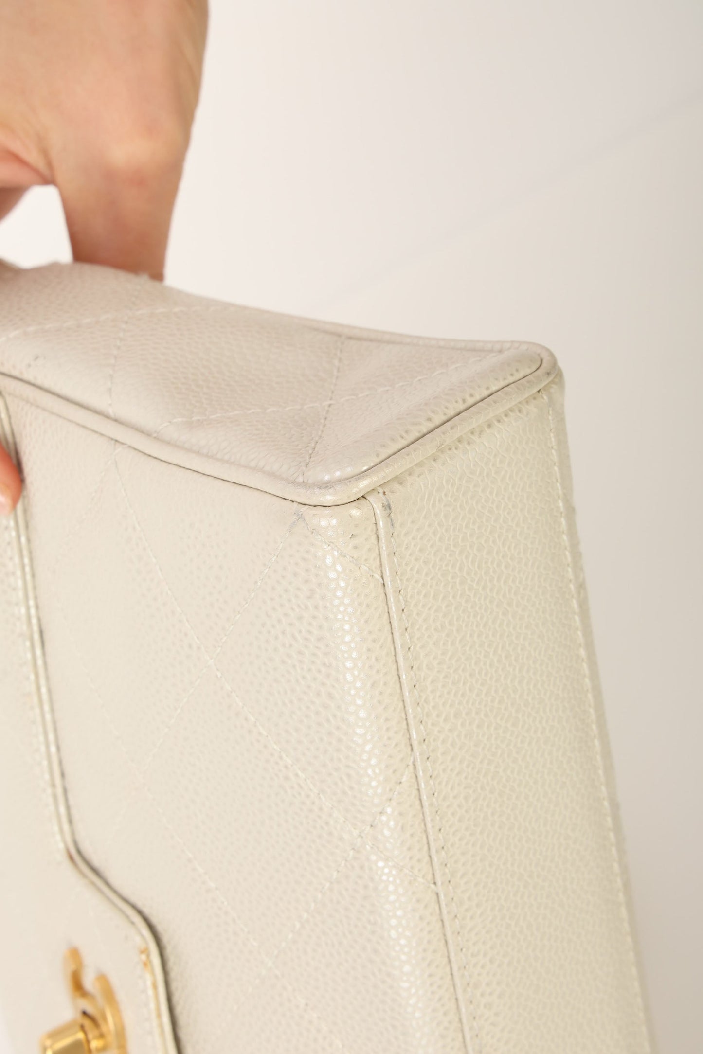 Chanel 2000 Caviar Iridescent Shoulder Bag