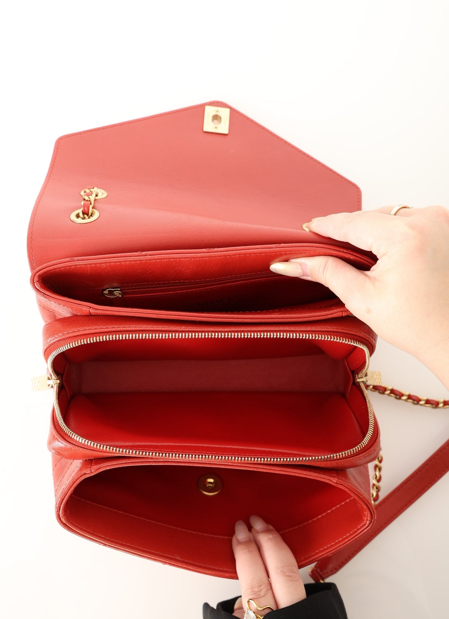 Chanel 2018 Calfskin Chevron Red Flap
