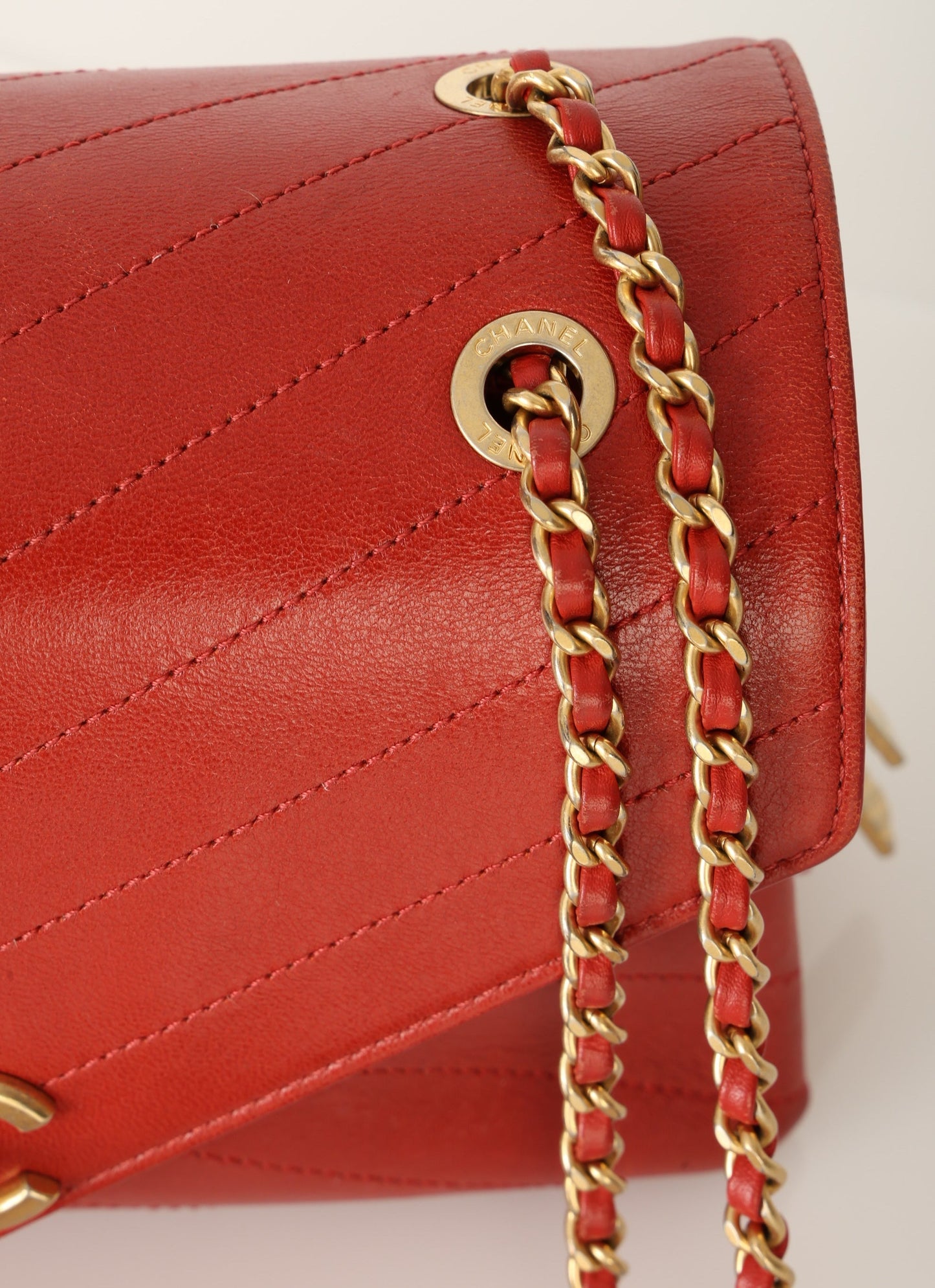 Chanel 2018 Calfskin Chevron Red Flap