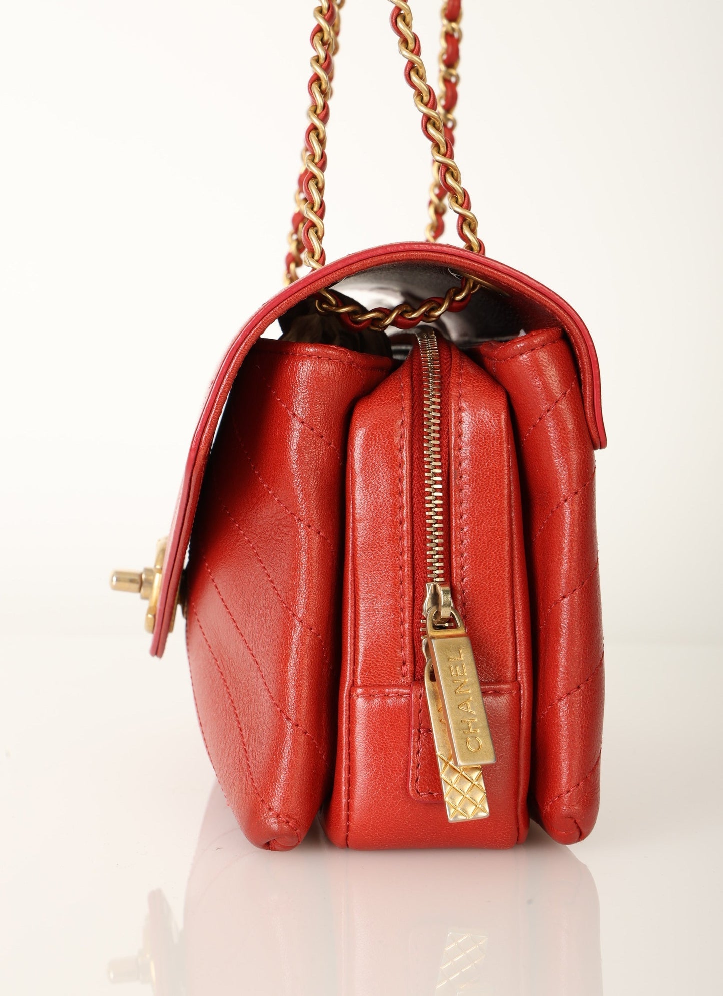 Chanel 2018 Calfskin Chevron Red Flap
