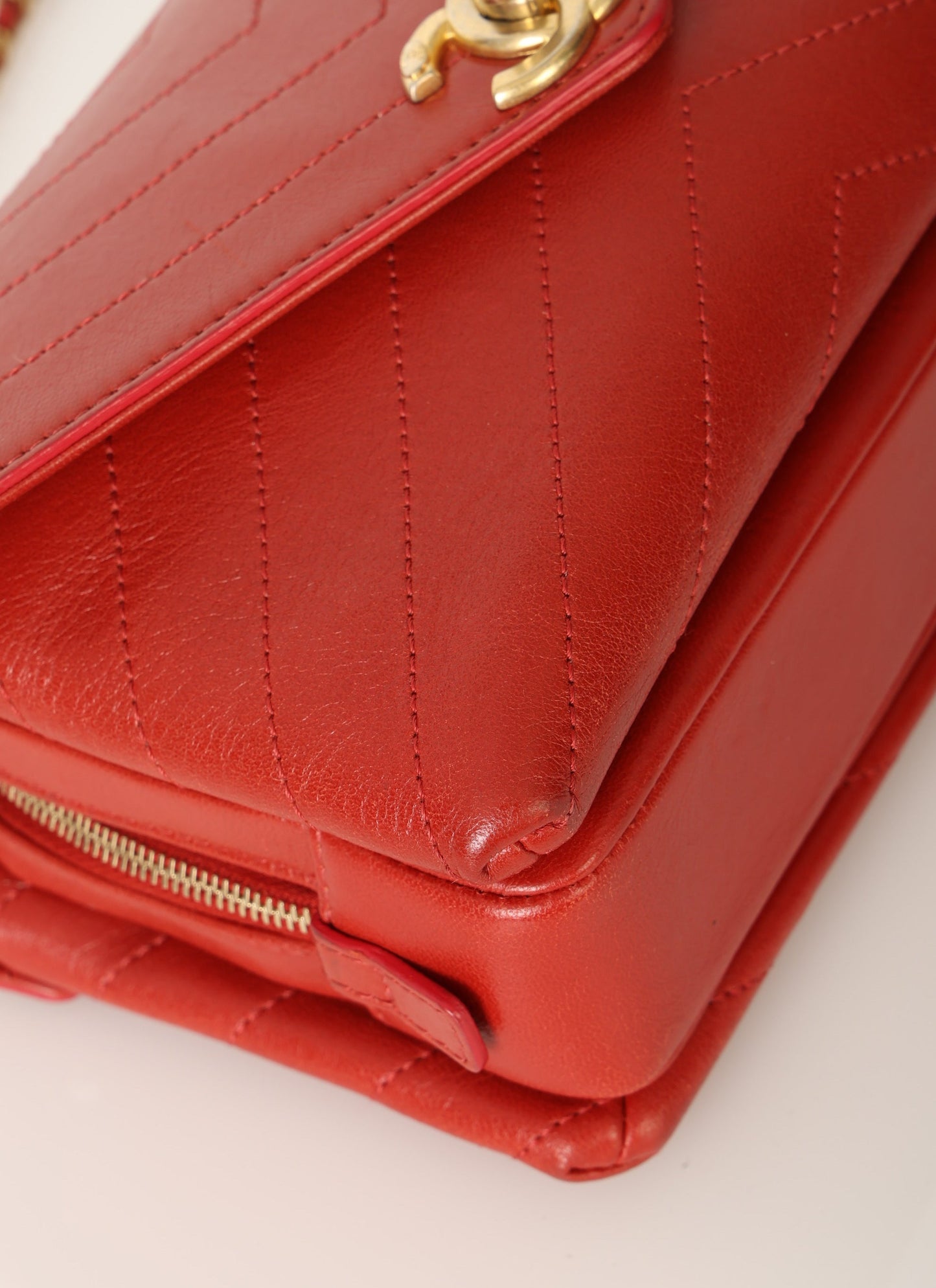 Chanel 2018 Calfskin Chevron Red Flap