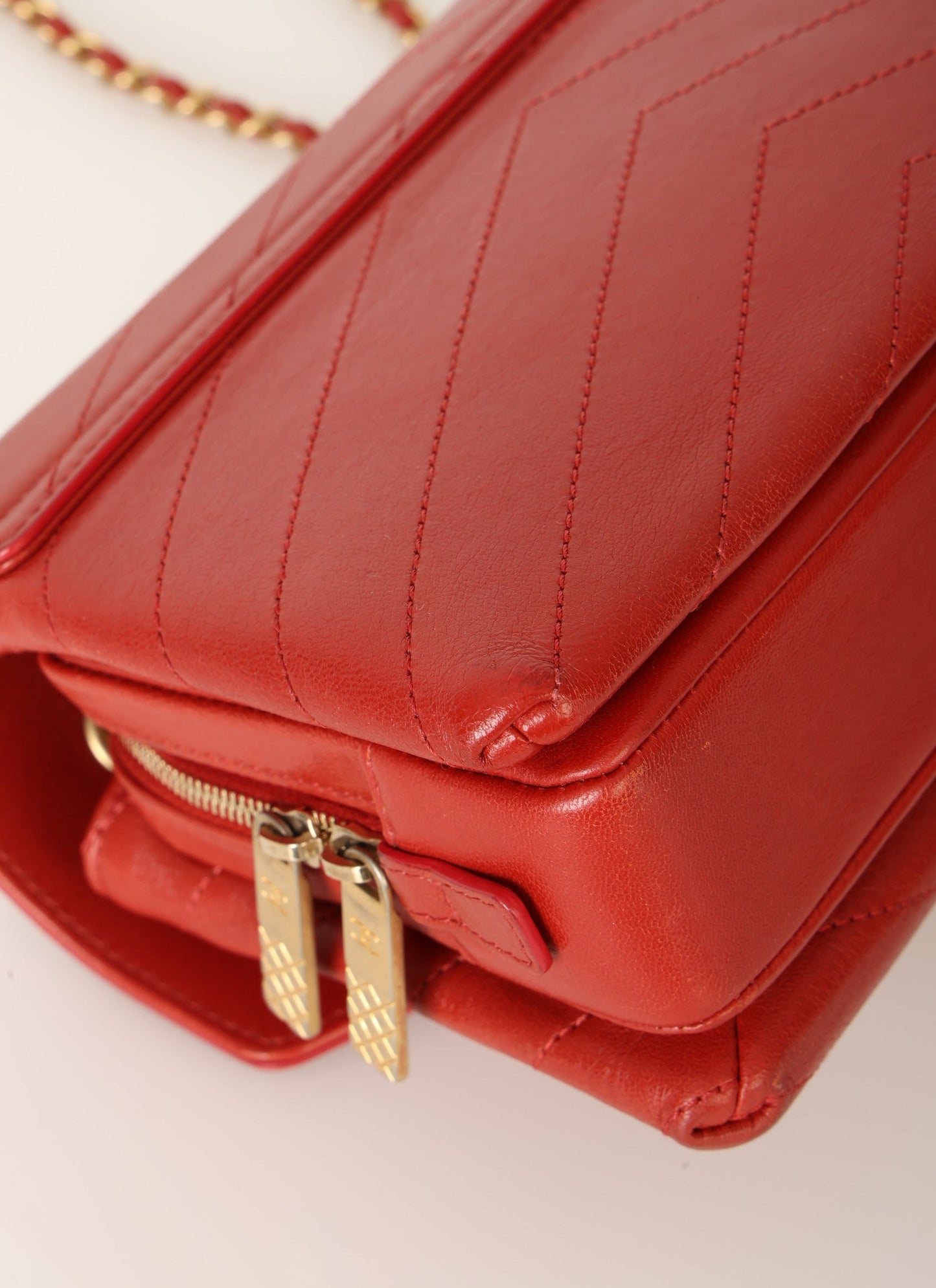 Chanel 2018 Calfskin Chevron Red Flap