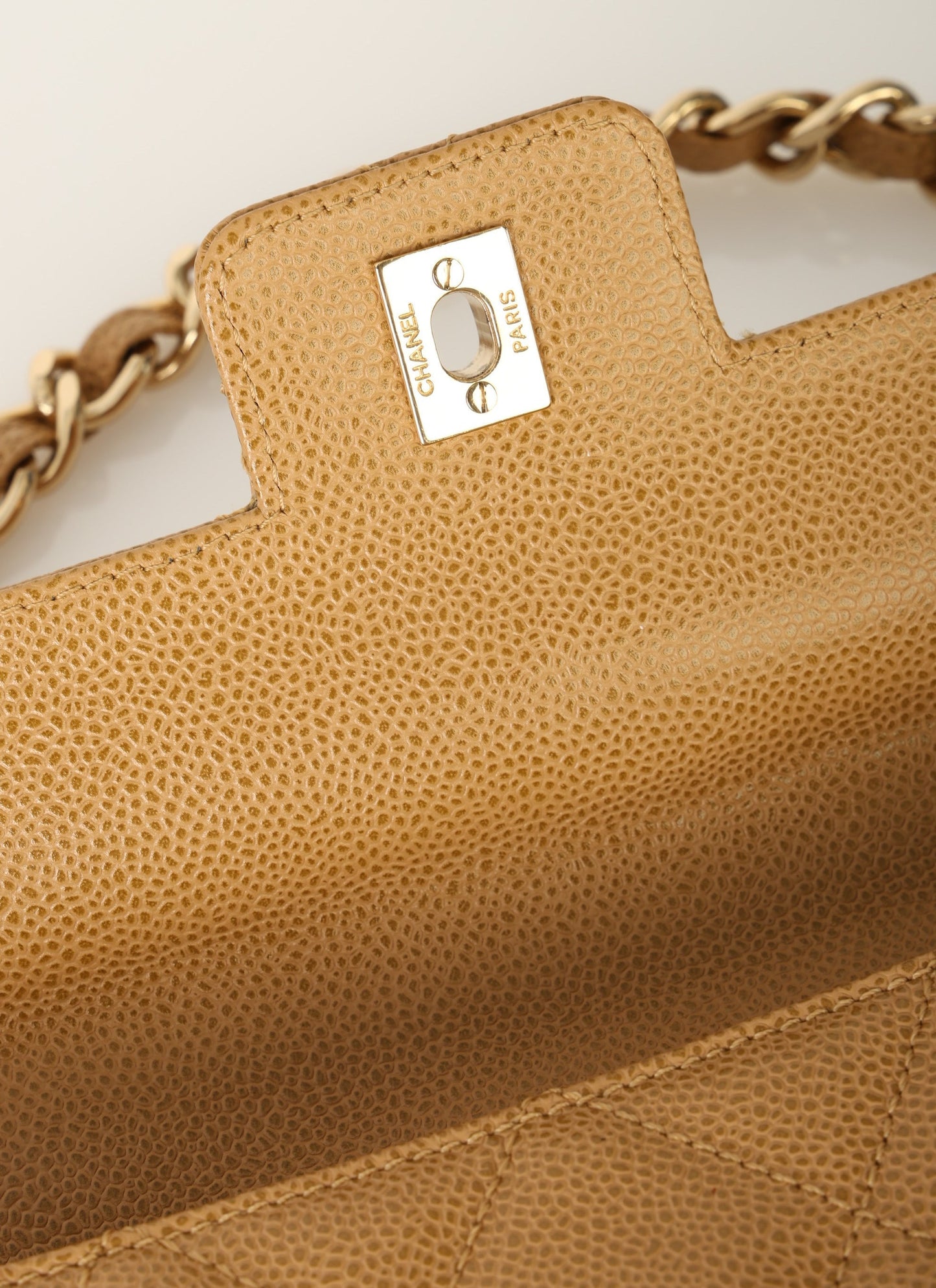 Chanel 2000 Caviar Beige Single Flap