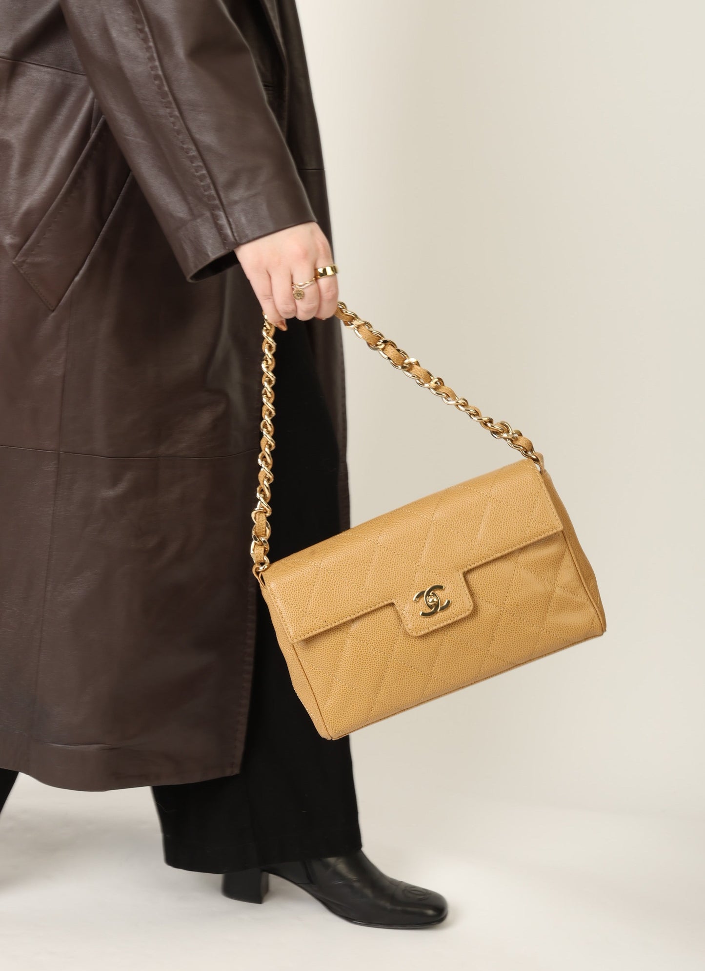 Chanel 2000 Caviar Beige Single Flap