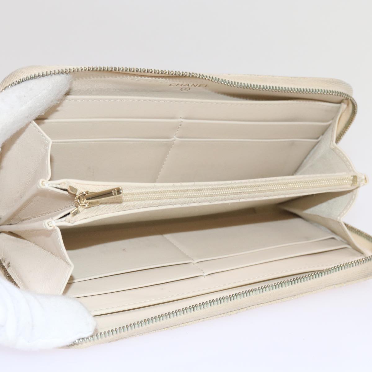 CHANEL Long Wallet Caviar Skin White CC 65288