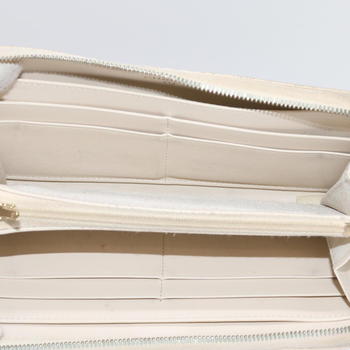 CHANEL Long Wallet Caviar Skin White CC 65288