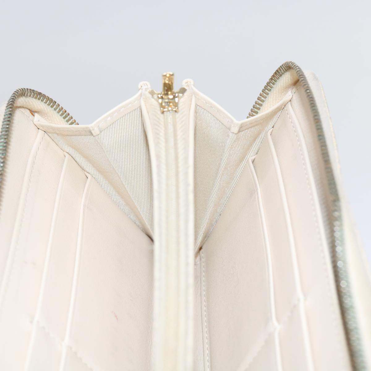 CHANEL Long Wallet Caviar Skin White CC 65288