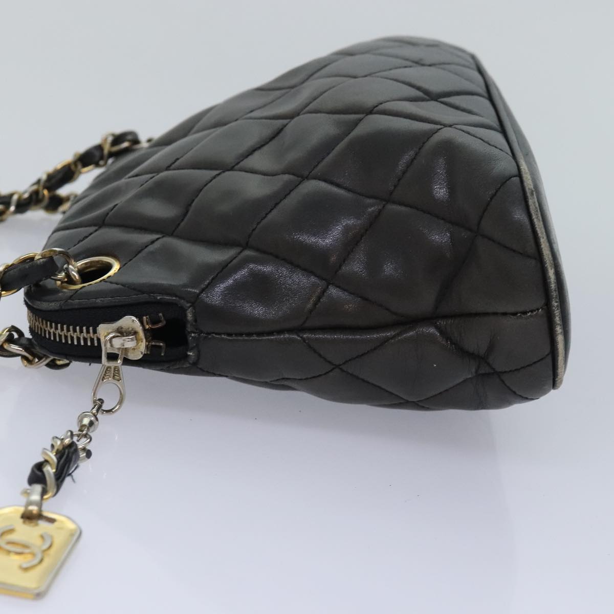 CHANEL Matelasse Chain Shoulder Bag Leather Gold Black CC 88263