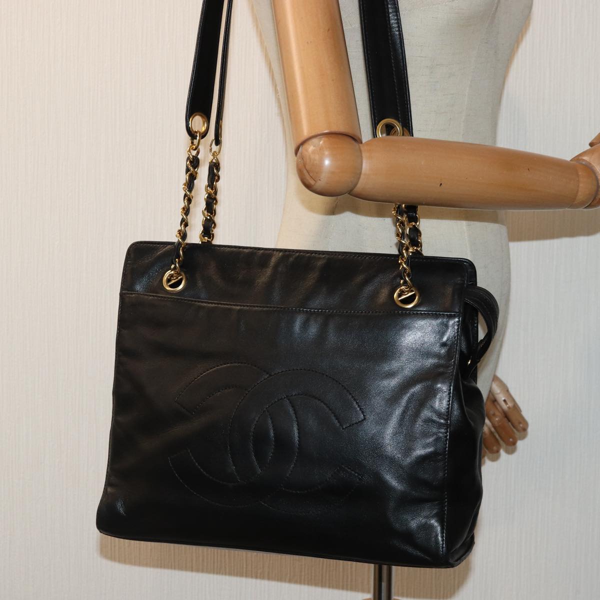 CHANEL Chain Shoulder Bag Leather Black Gold CC 88658A