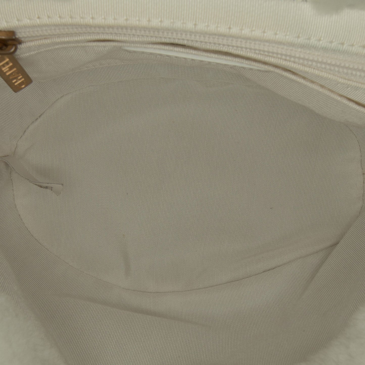 Chanel Sac Shearling CC Shoulder Bag