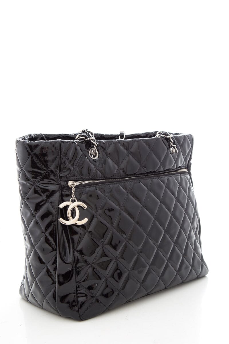 Chanel Black Diamond quilted "2009-2010" Handbag