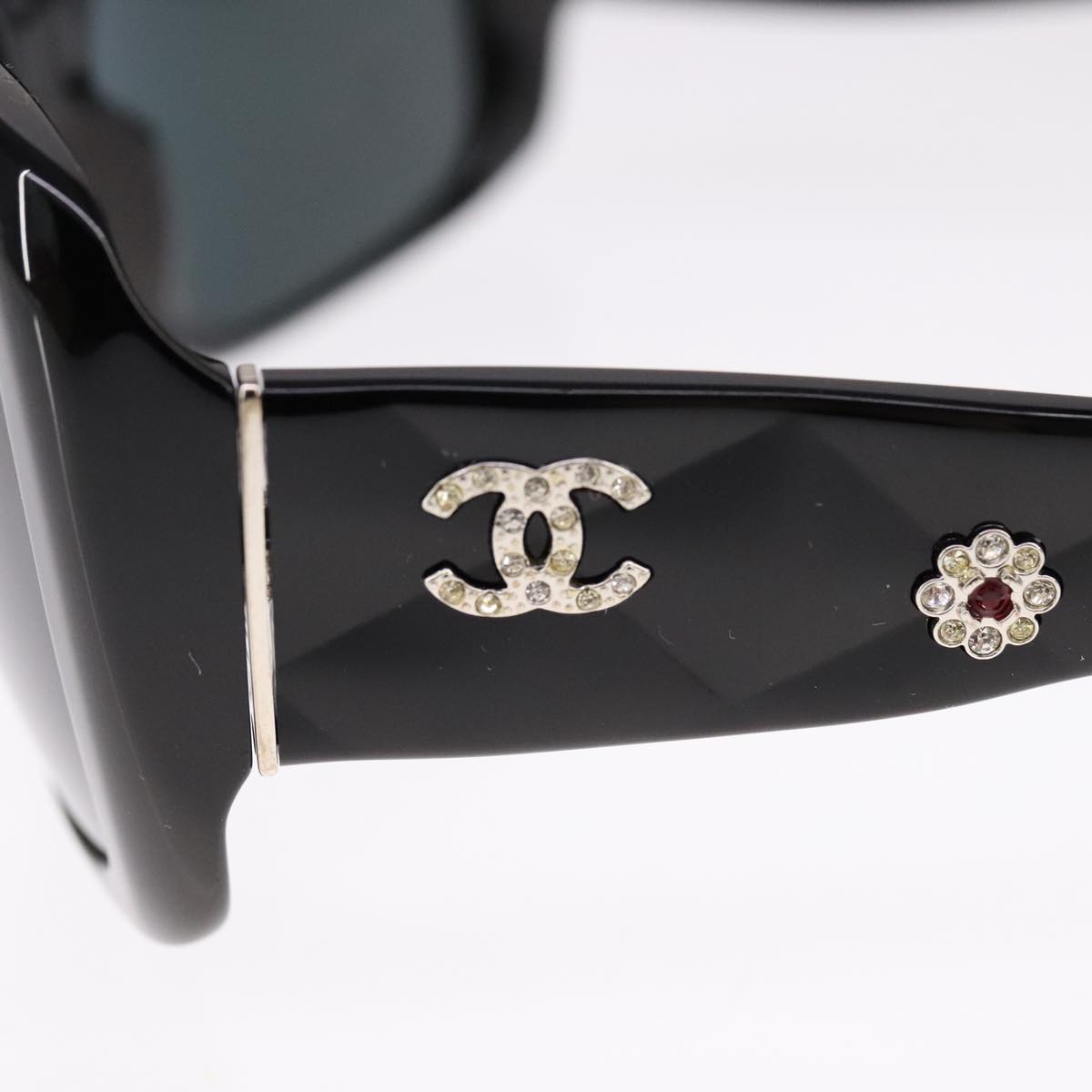 CHANEL Stone Sunglasses plastic Black CC 90919