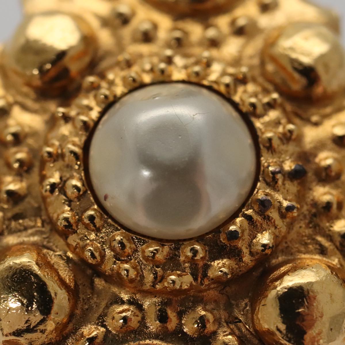 CHANEL Brooch metal Gold CC 92879