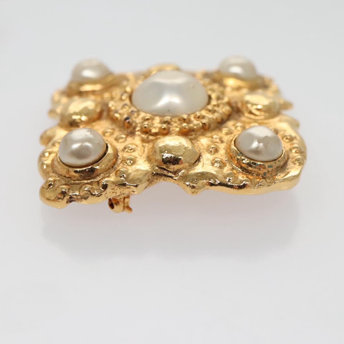 CHANEL Brooch metal Gold CC 92879