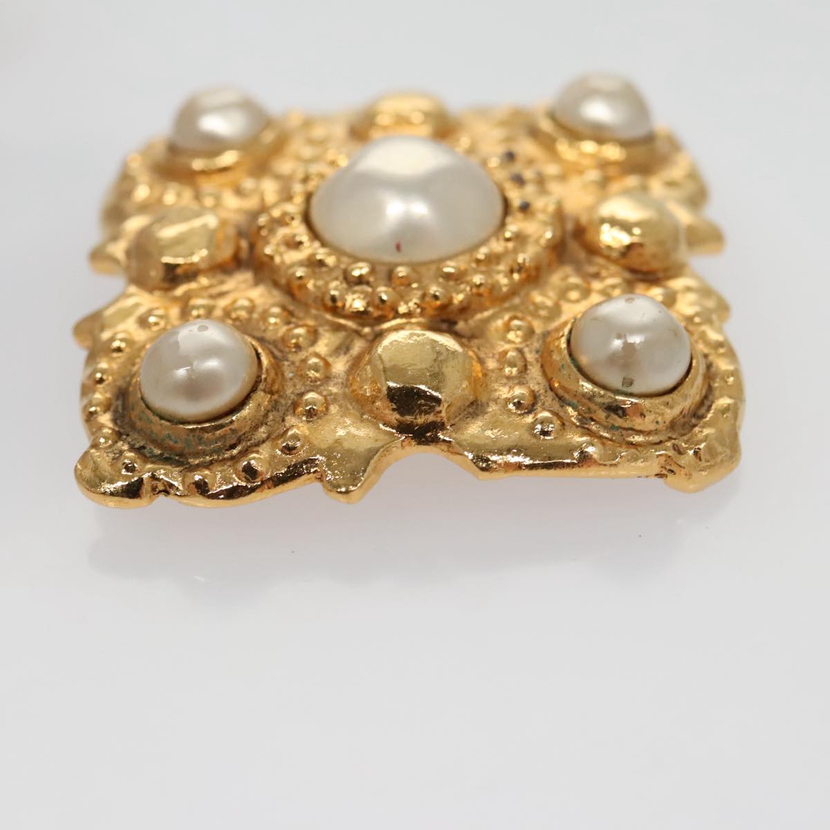 CHANEL Brooch metal Gold CC 92879