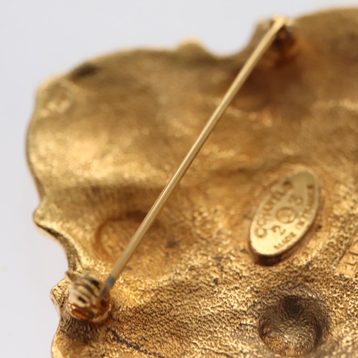 CHANEL Brooch metal Gold CC 92879