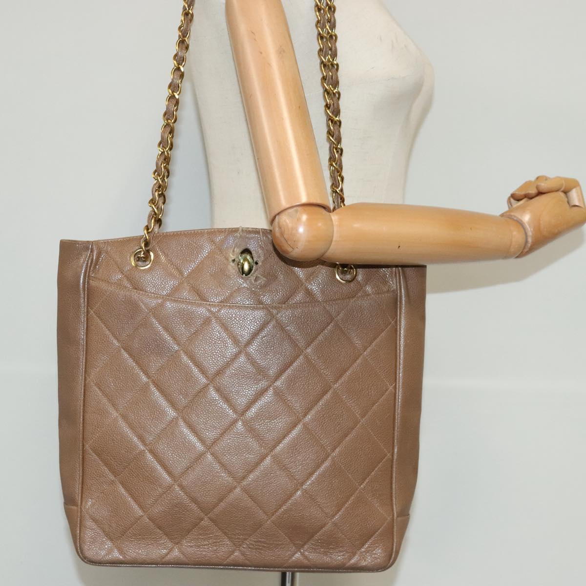 CHANEL Matelasse Chain Shoulder Bag Caviar Skin Brown Gold CC 94306