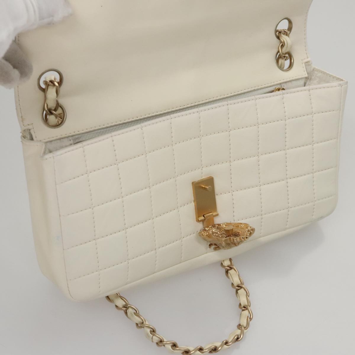 CHANEL Chain East West Shoulder Bag Leather White CC 94488
