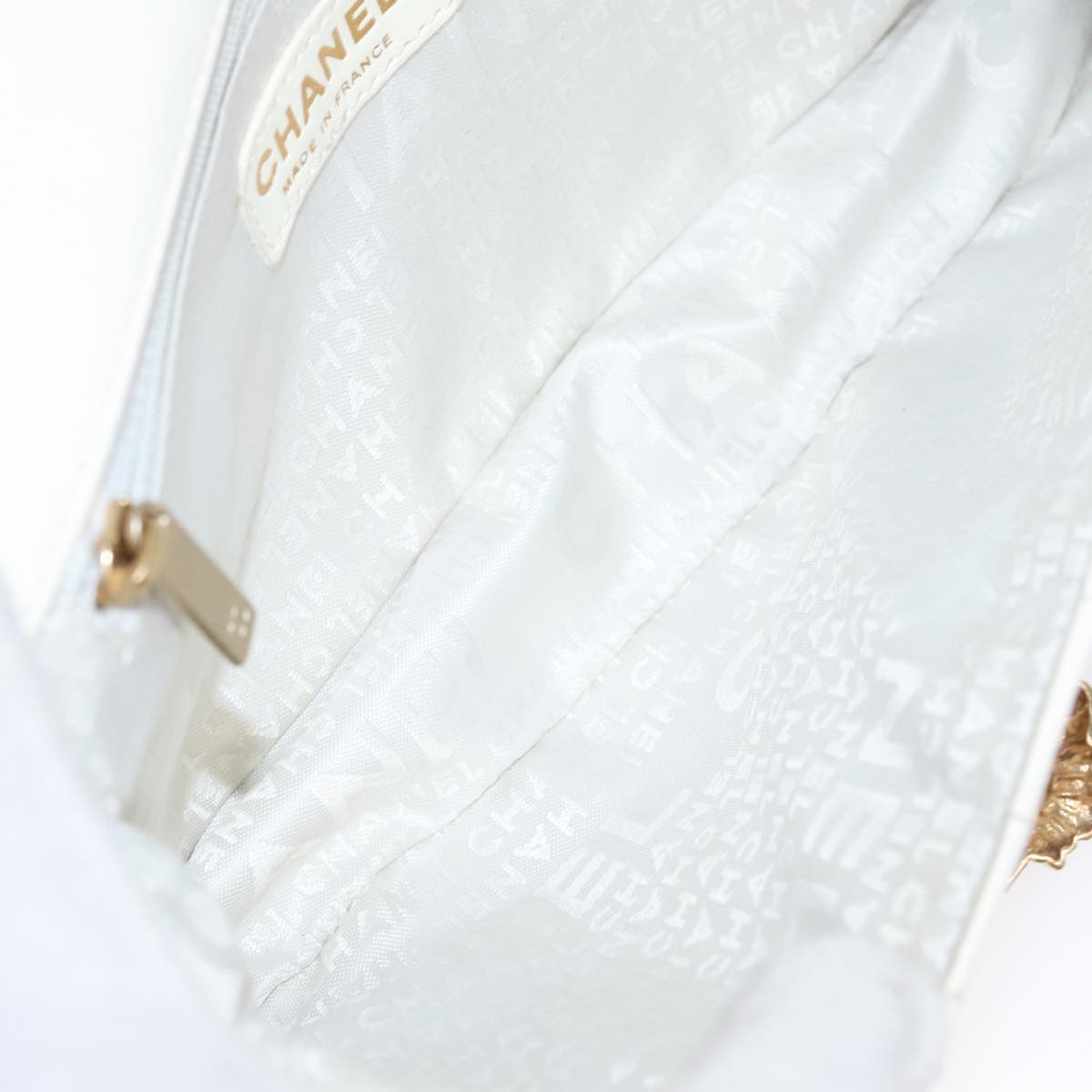 CHANEL Chain East West Shoulder Bag Leather White CC 94488