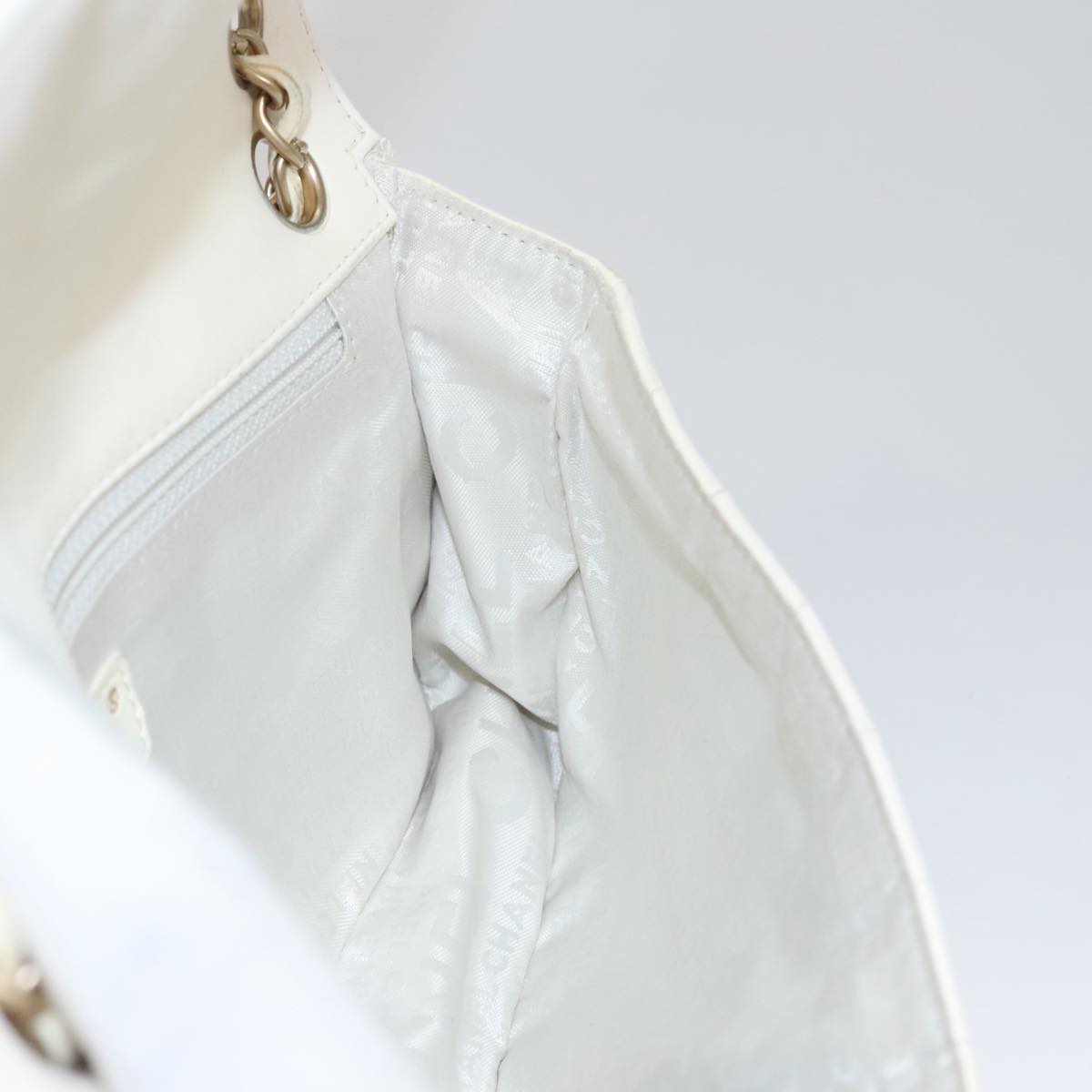 CHANEL Chain East West Shoulder Bag Leather White CC 94488