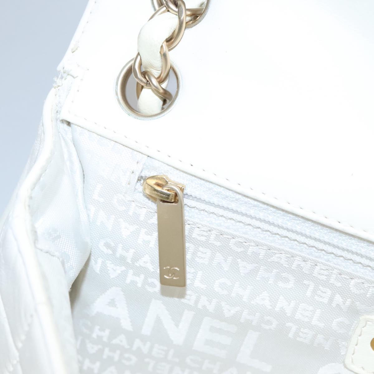 CHANEL Chain East West Shoulder Bag Leather White CC 94488