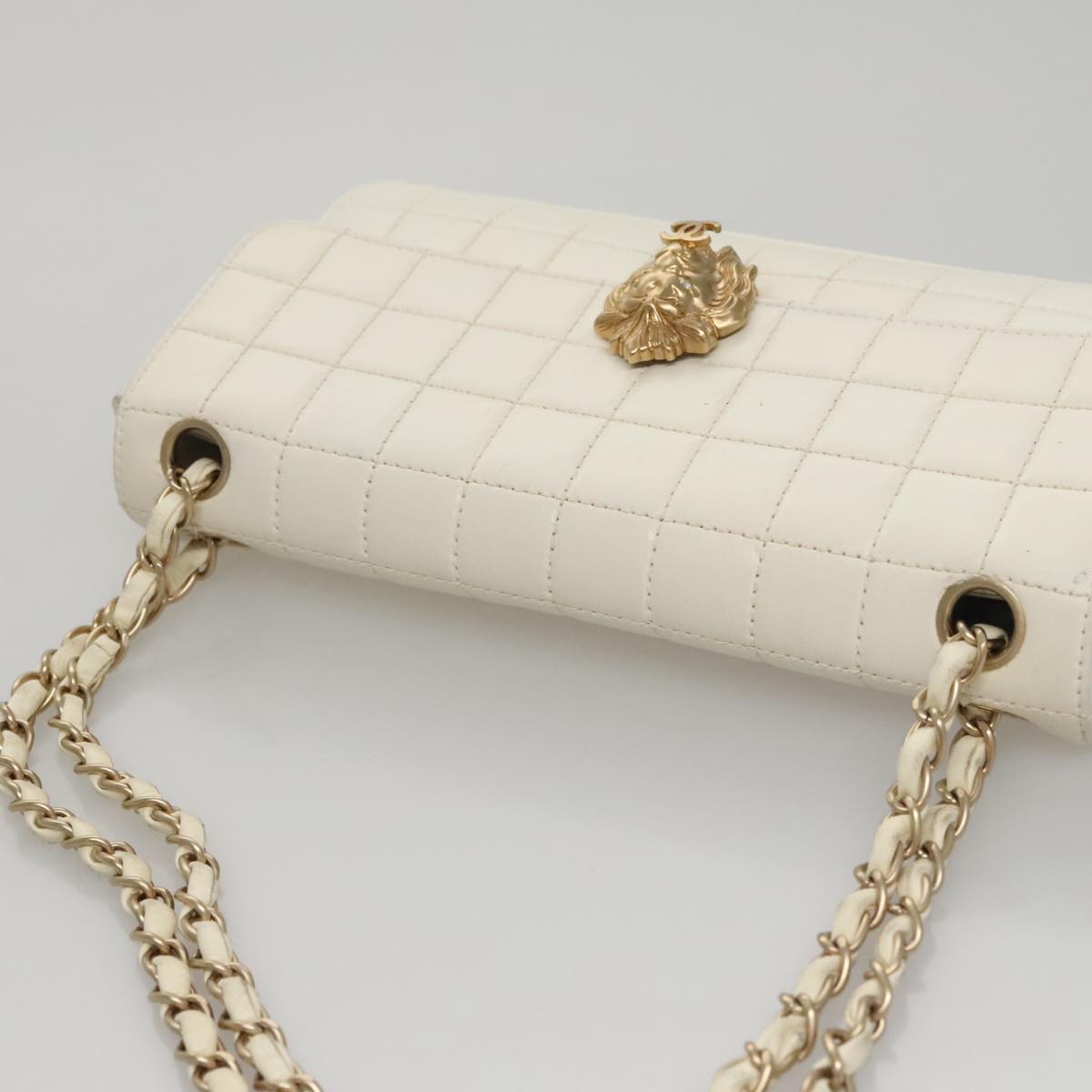 CHANEL Chain East West Shoulder Bag Leather White CC 94488