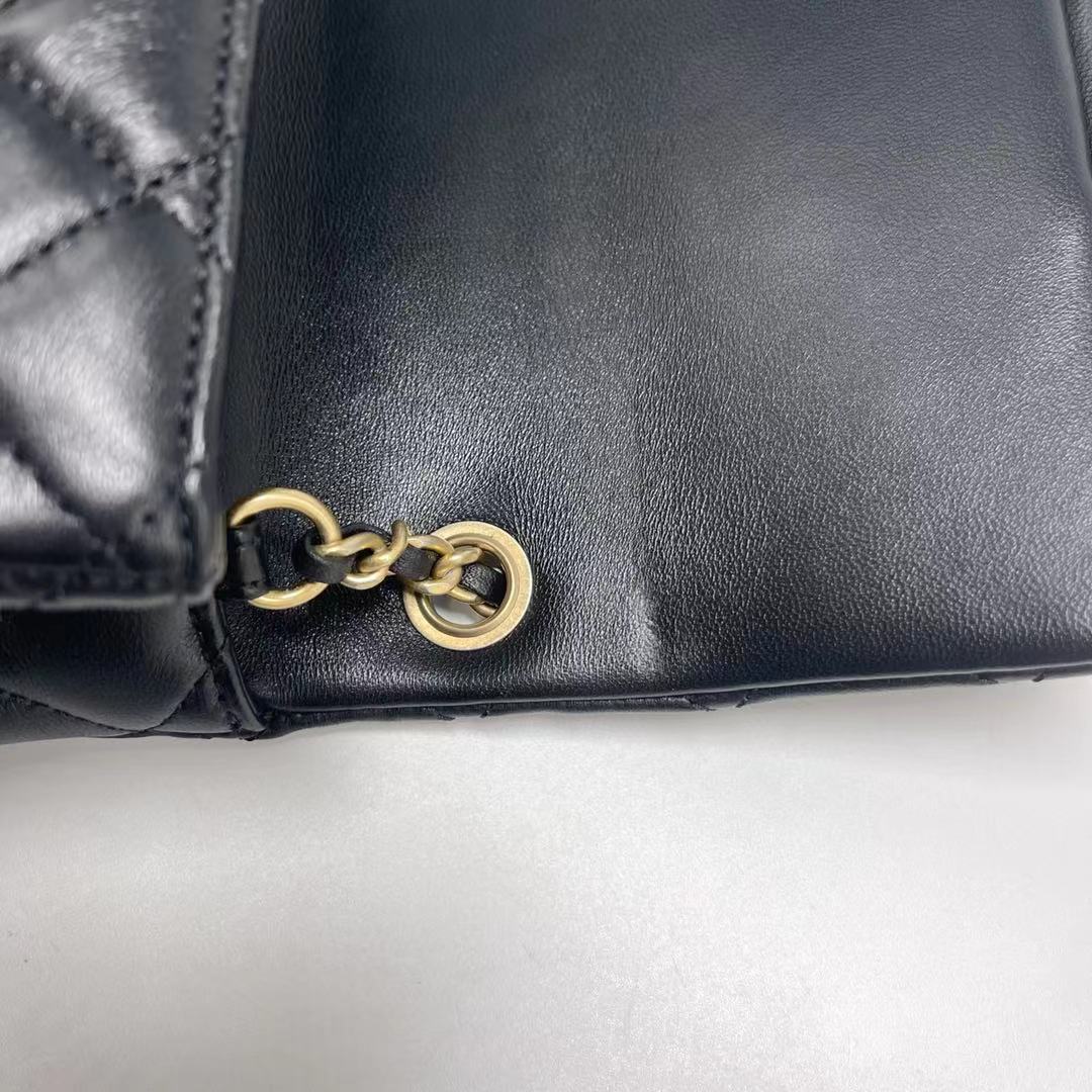 Chanel 21B Pearl Crush Mini Square Flap Bag Black GHW