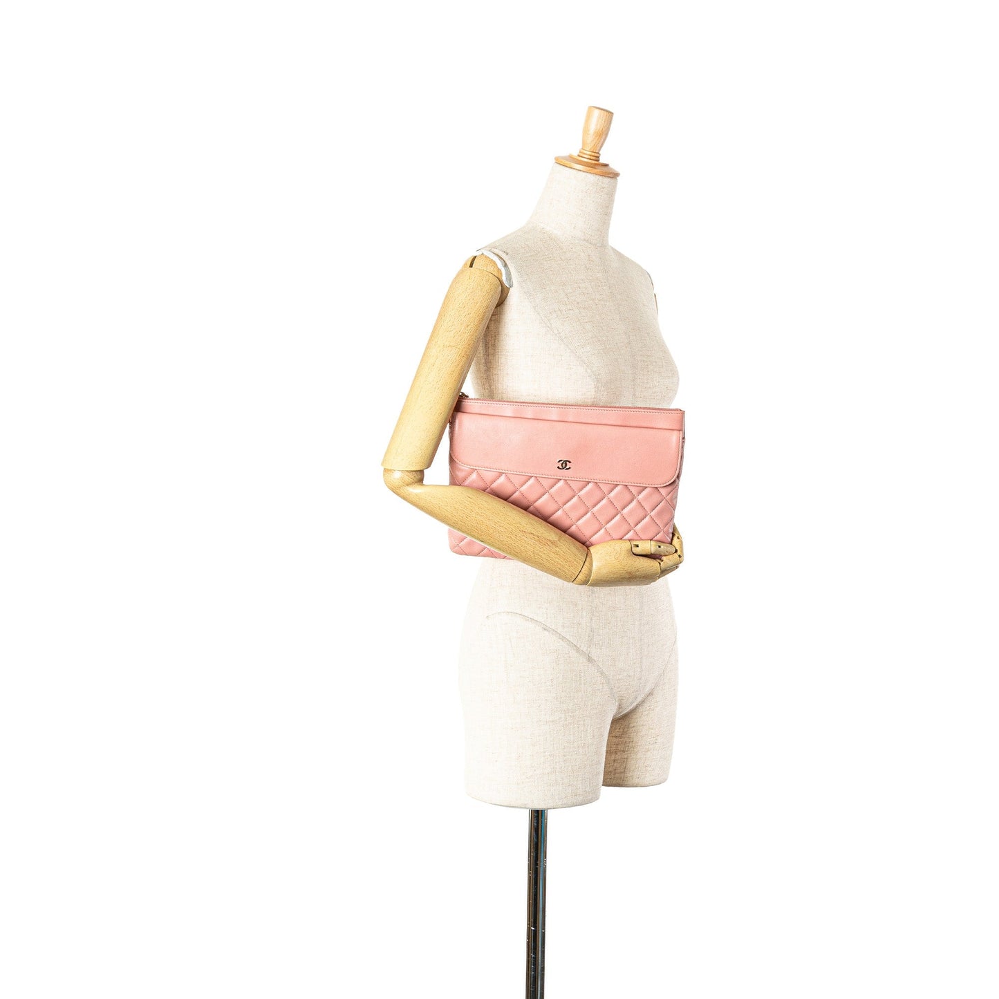 Chanel Sac Medium Quilted Lambskin Flap O Case Clutch