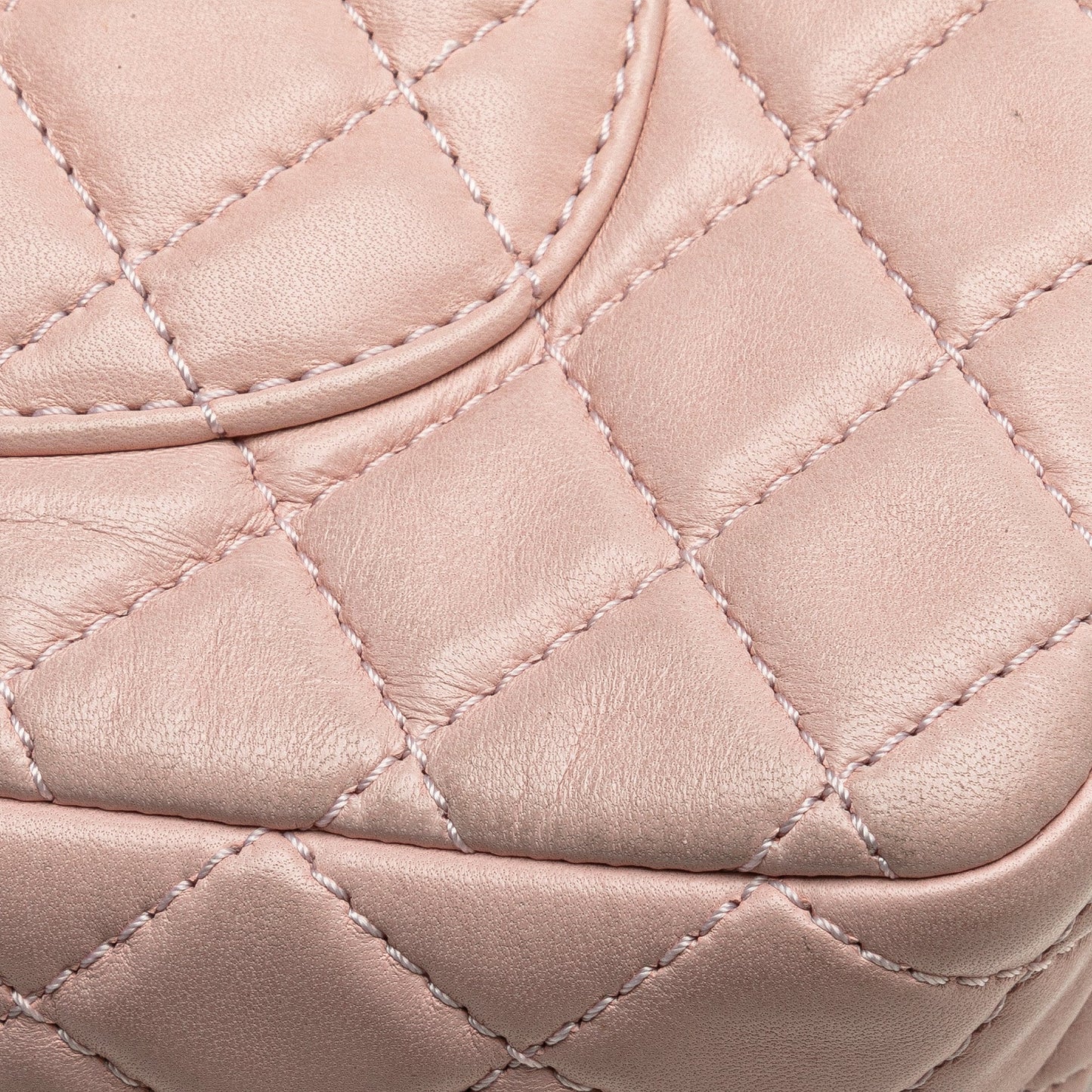 Chanel Sac Medium Classic Lambskin Double Flap