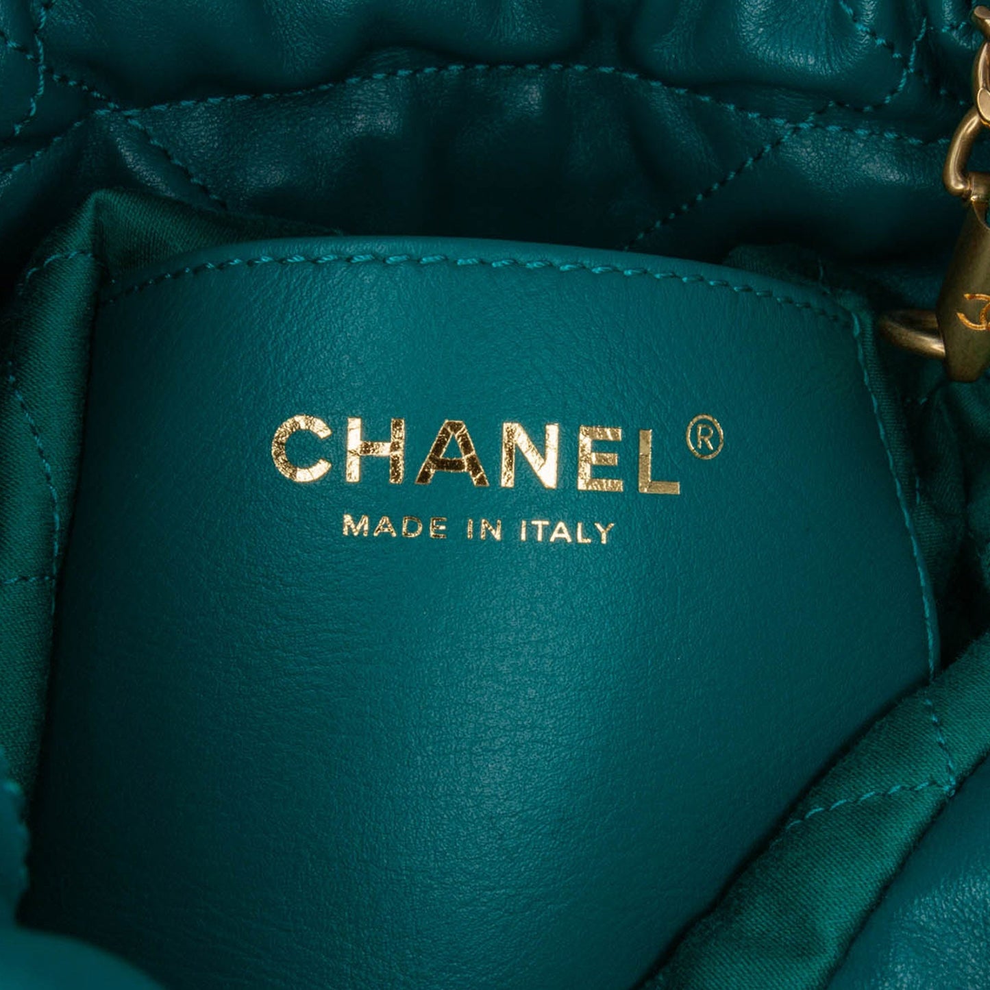 Chanel Sac Mini Shiny Calfskin 22 Handbag