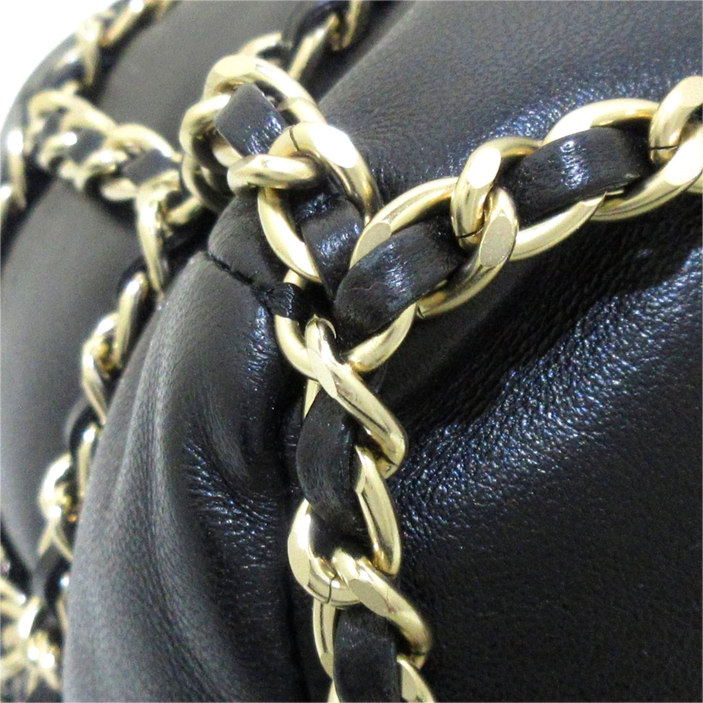 Chanel Sac CC Chain Lambskin Leather Bucket Bag