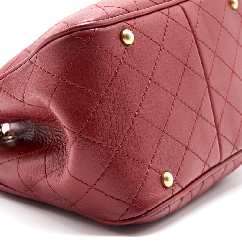 Chanel 2019 NEW YORK SAC Hobo Bag mini limited edition red