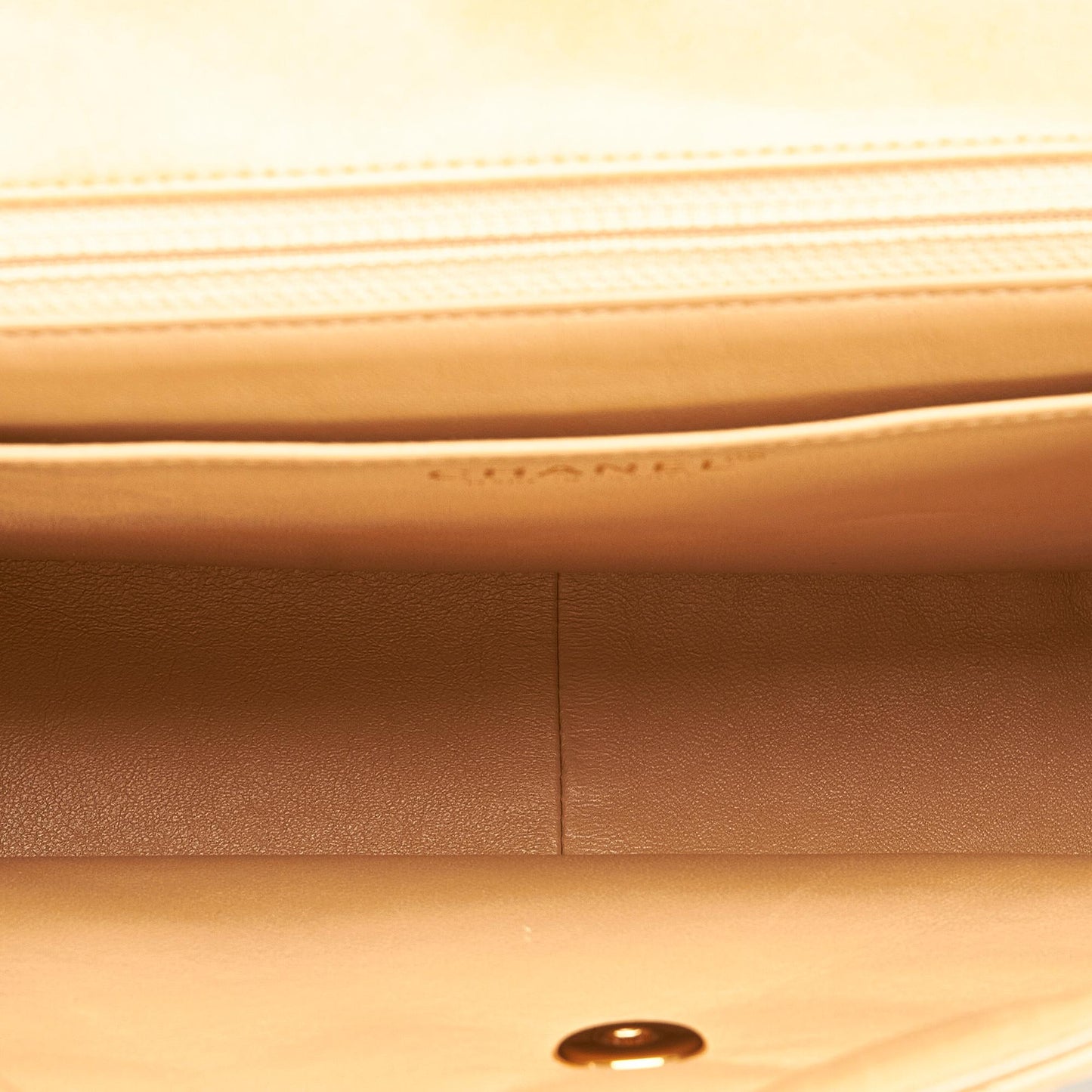 Chanel Bicolor Leather Shoulder Bag (SHG-k3TZpL)