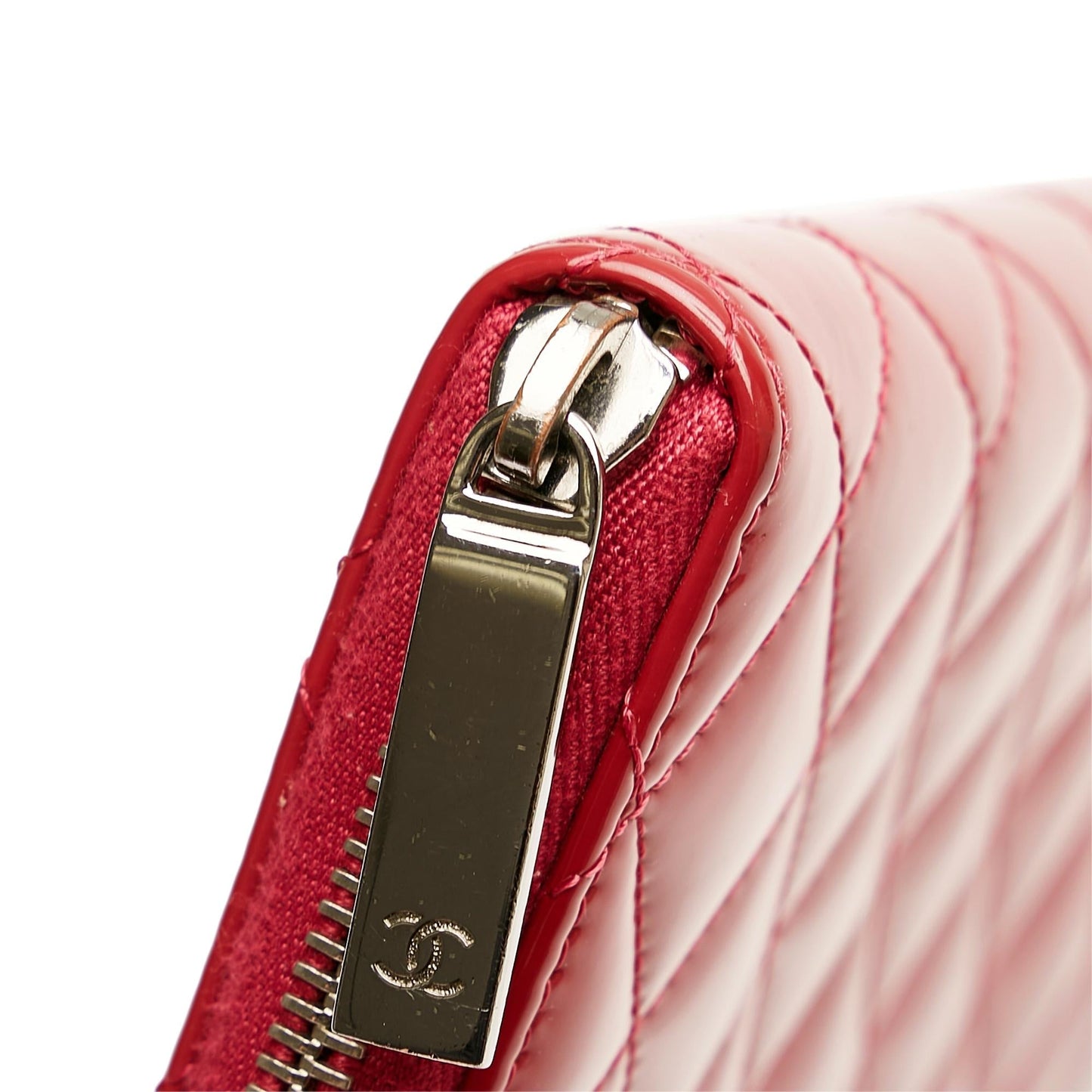 Chanel Brilliant Patent Zip Around Wallet (SHG-7wYhd4)