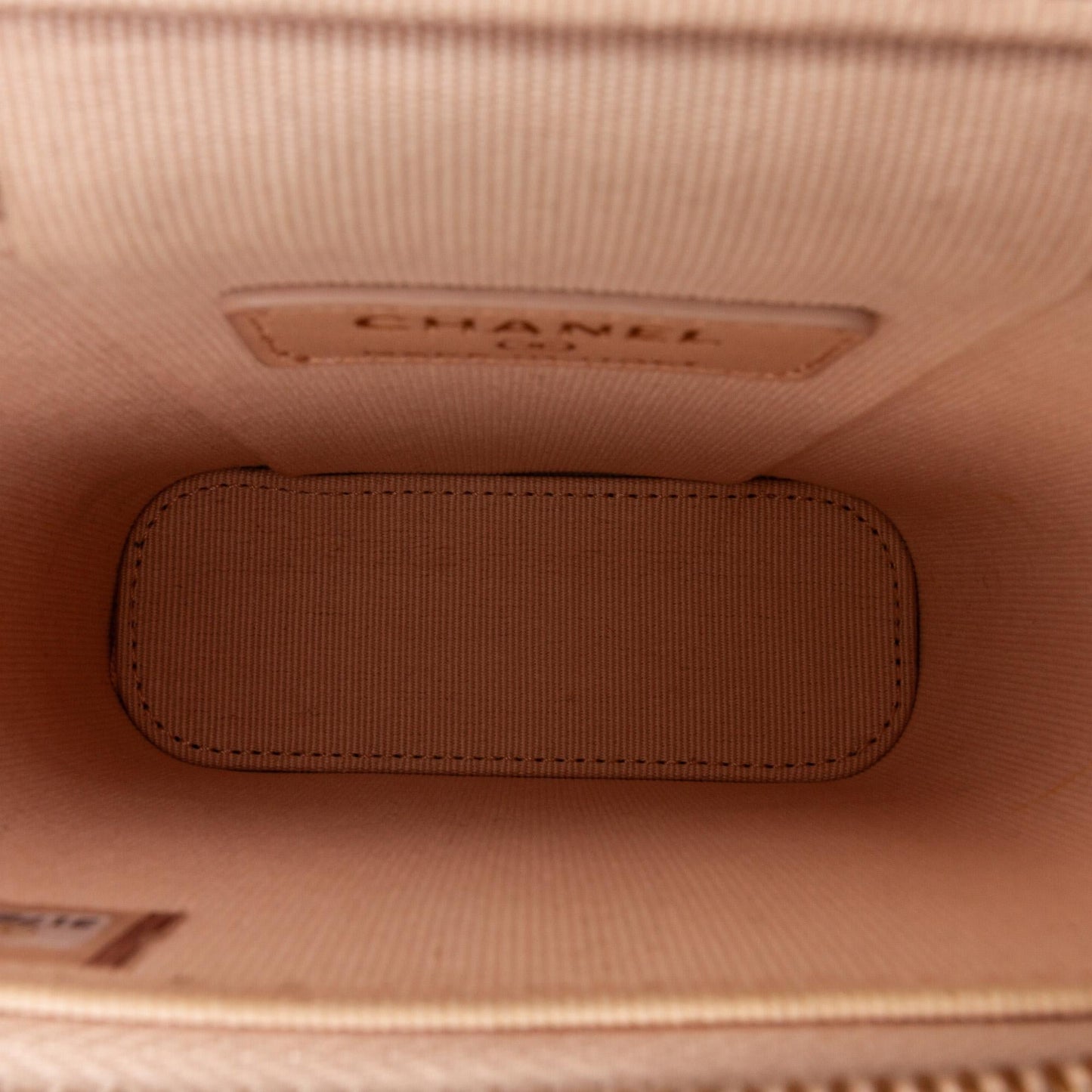 Chanel CC Caviar Vanity Bag (SHG-q2ptB5)