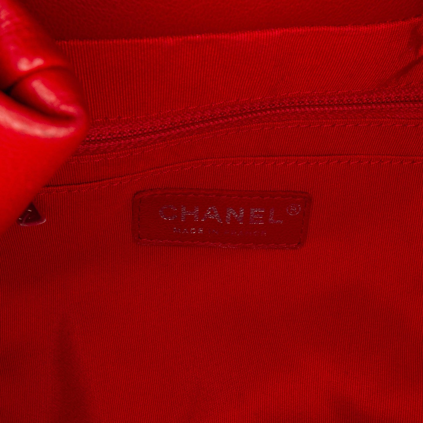 Chanel CC Chain Drawstring Bucket Bag (SHG-Mzot2m)
