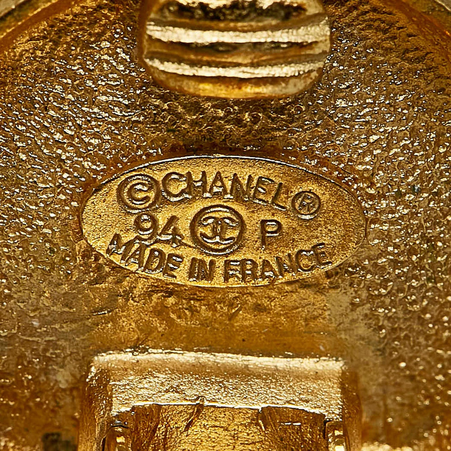 Chanel CC Clip-On Earrings (SHG-xGK085)