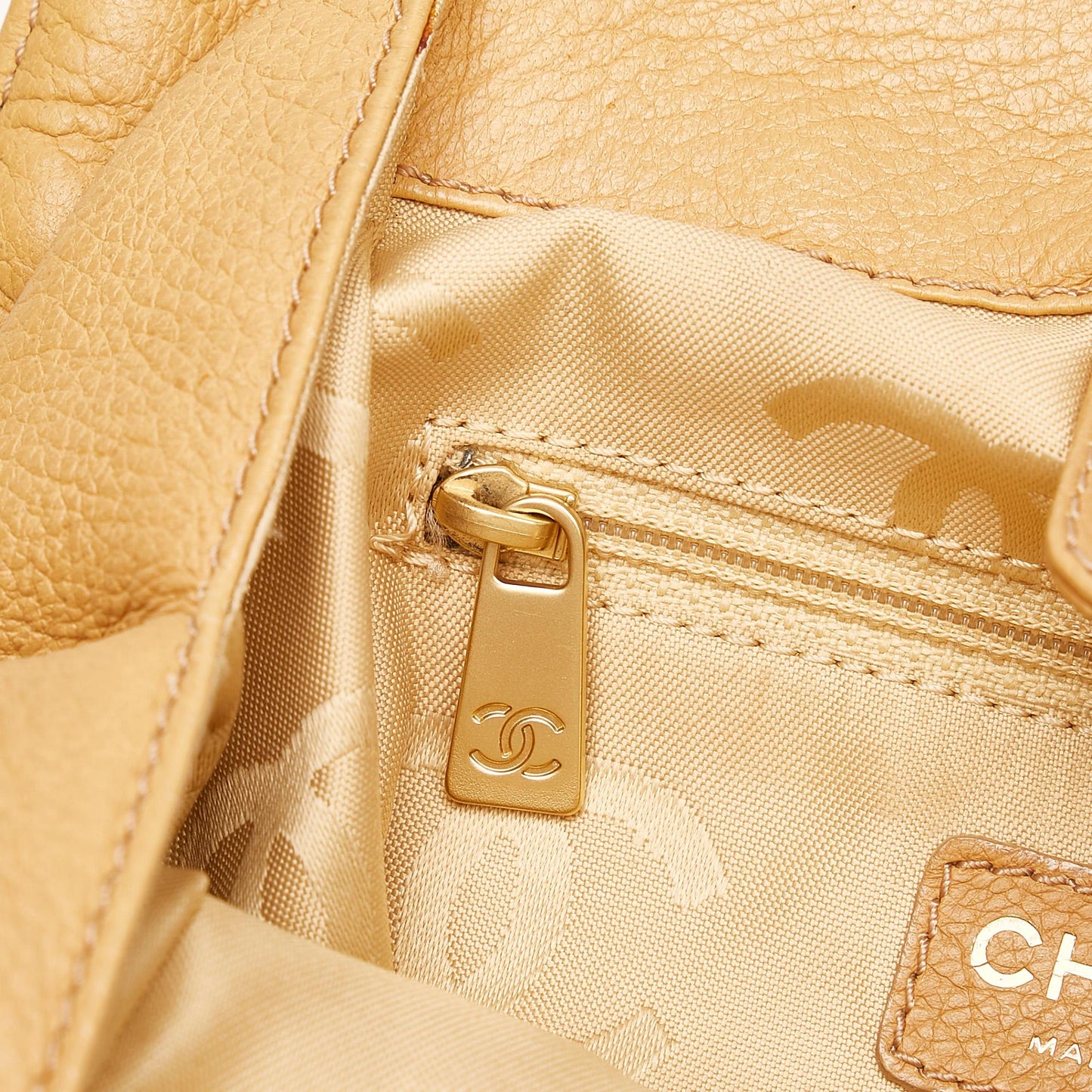 Chanel CC Handbag (SHG-f64EKS)