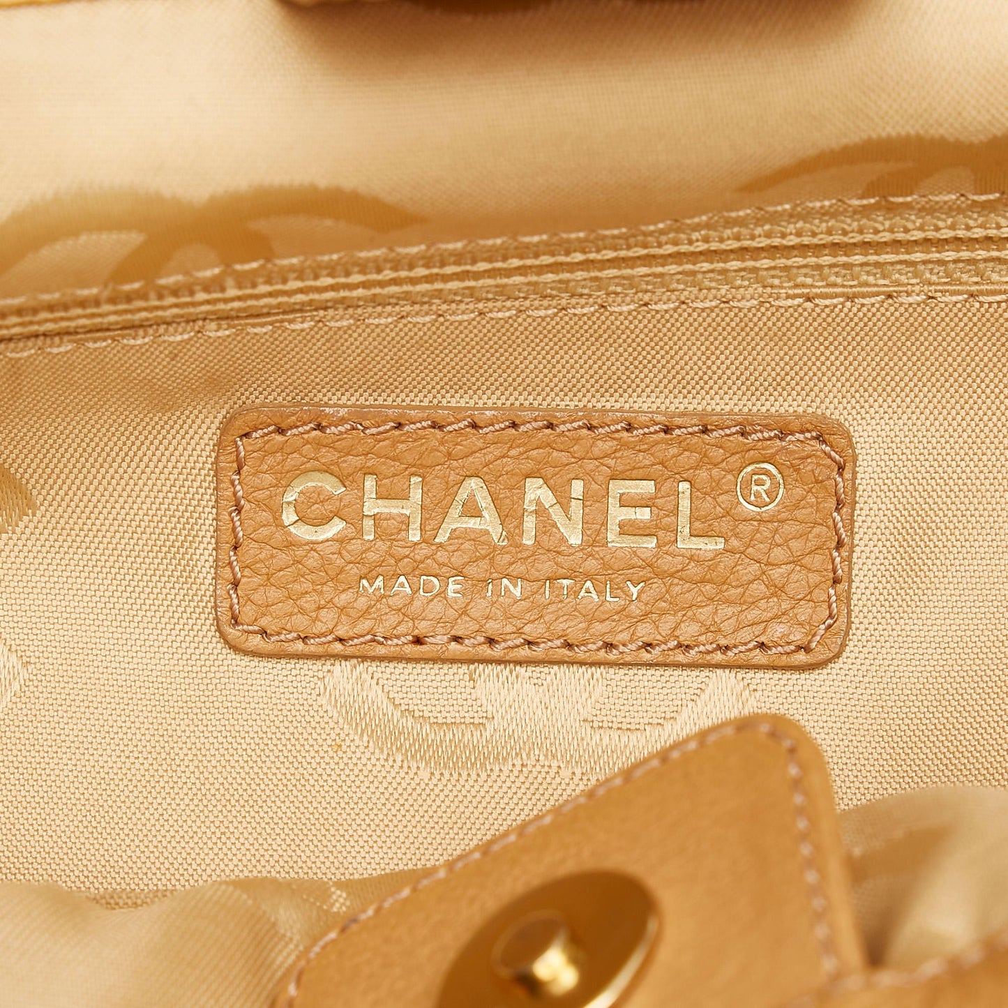 Chanel CC Handbag (SHG-f64EKS)