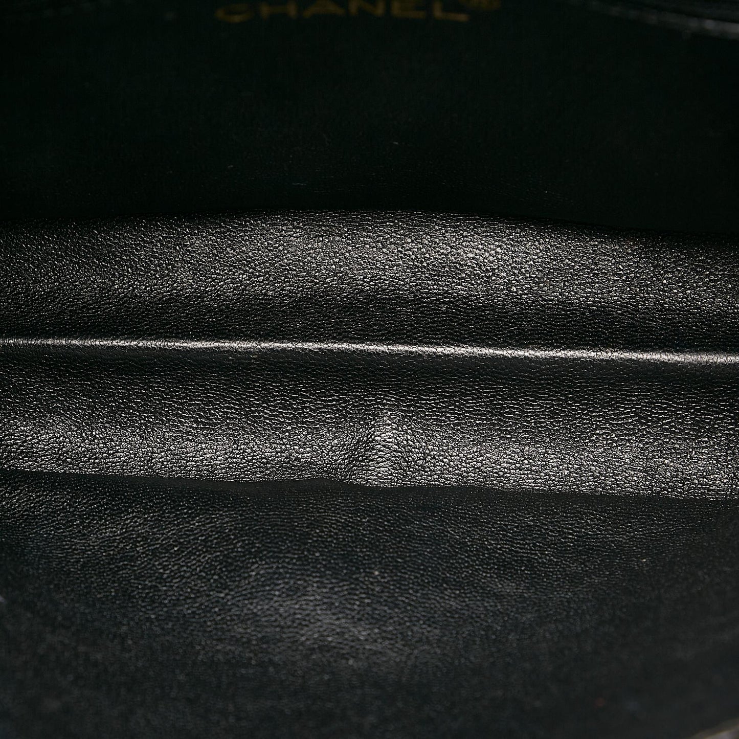 Chanel CC Lambskin Leather Shoulder Bag (SHG-33610)
