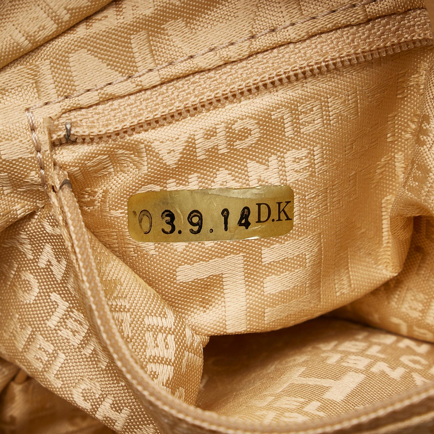 Chanel CC Leather Handbag (SHG-34261)