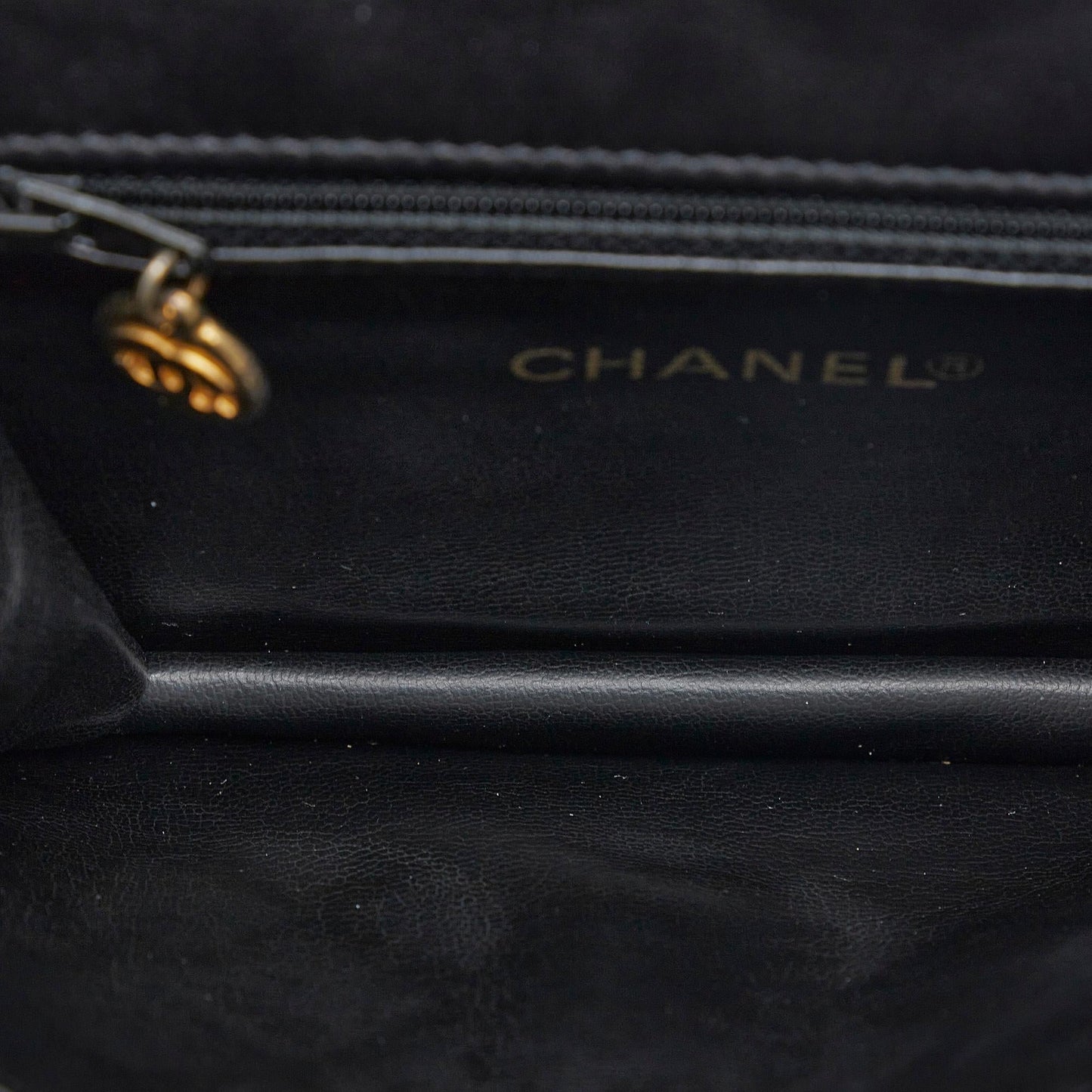 Chanel CC Matelasse Belt Bag (SHG-Bfvvsm)