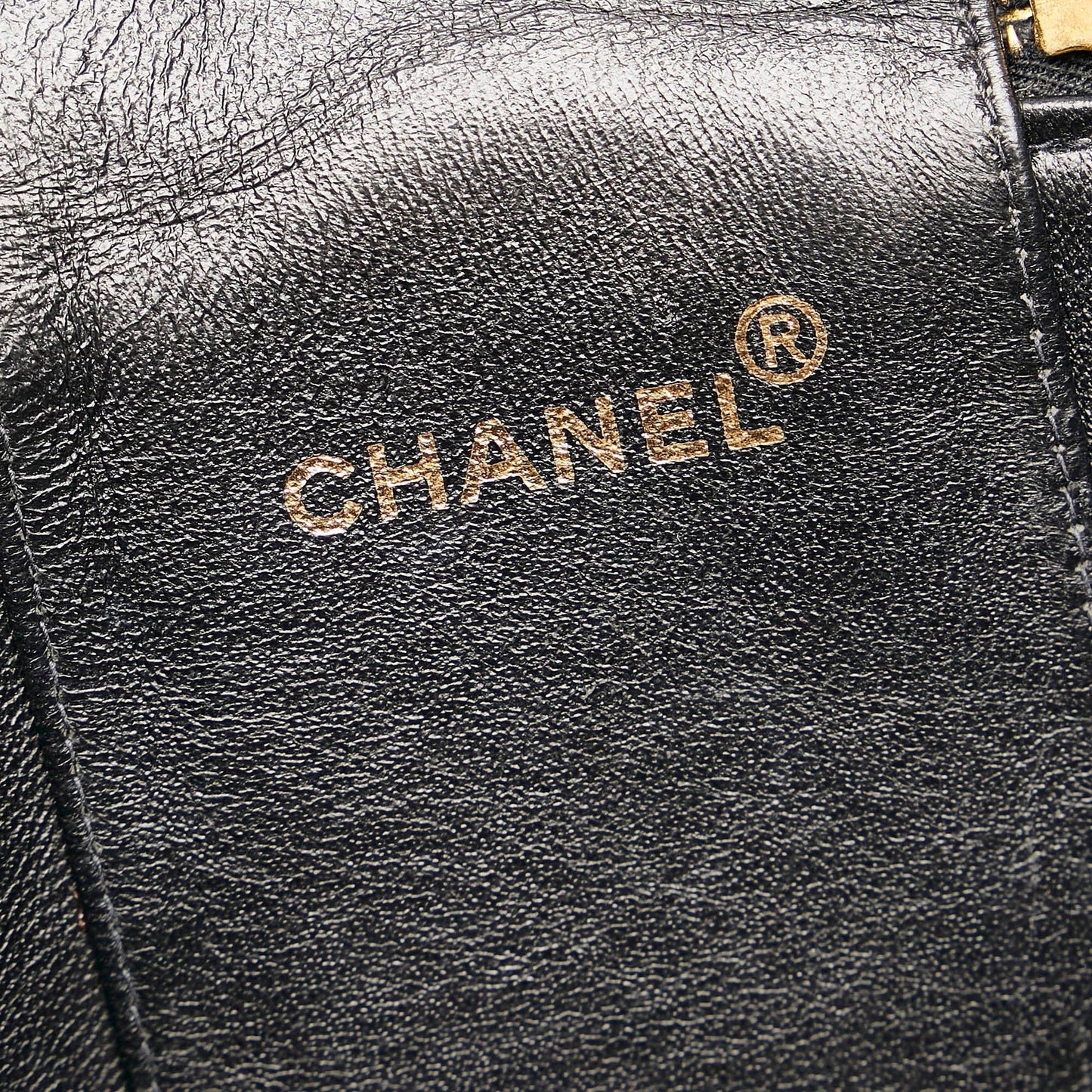 Chanel CC Matelasse Patent Leather Vanity Bag (SHG-34683)