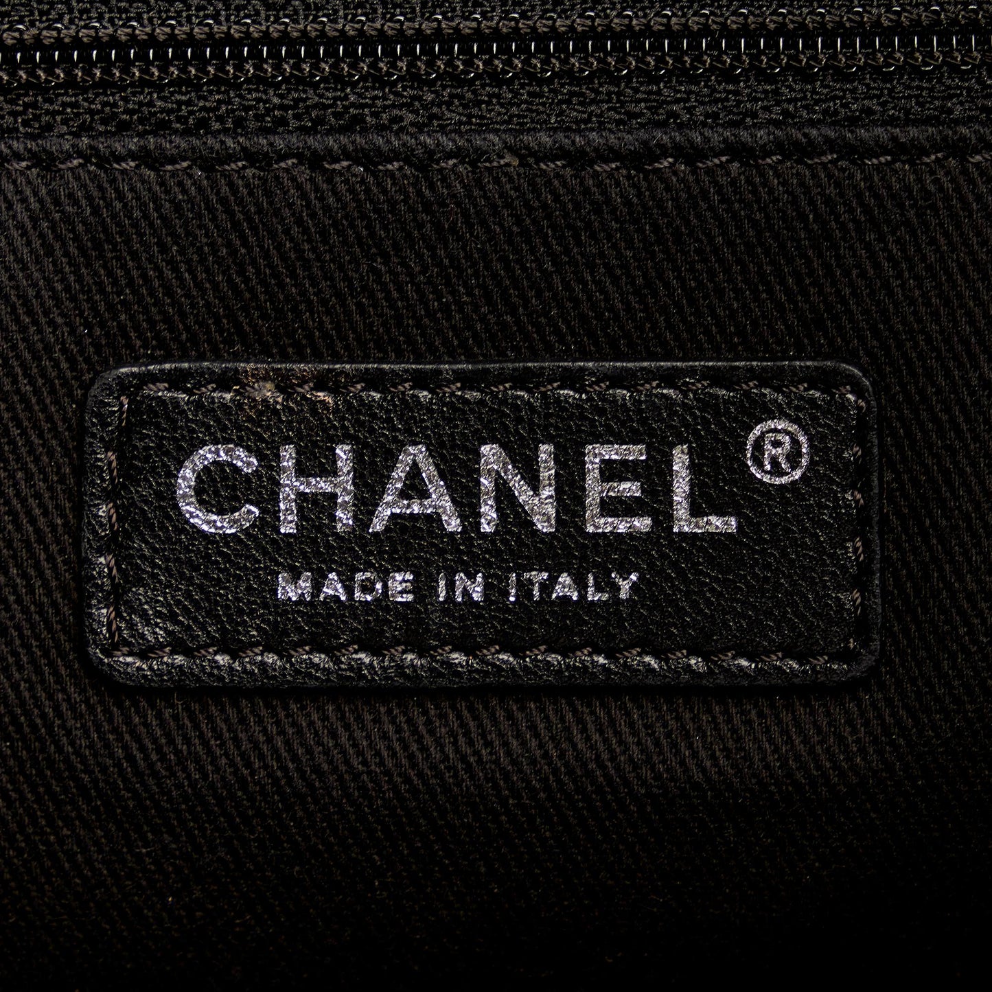 Chanel CC Perforated Leather Tote Bag (SHG-gDassU)