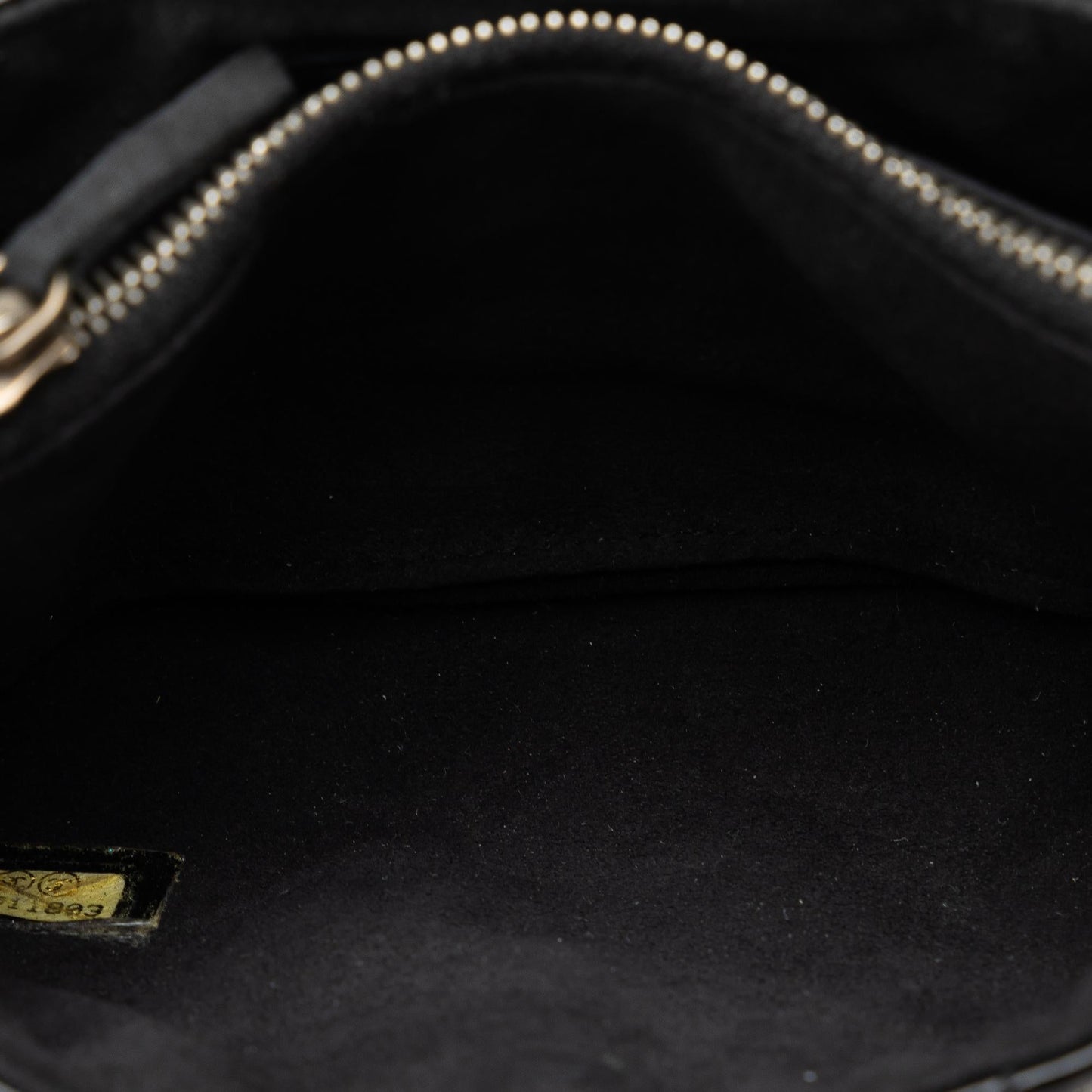 Chanel CC Phone Pouch (SHG-JBlF5K)